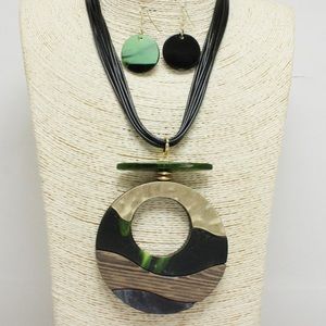 New💕 Wooden Green Cellulose Acetate Necklace Set